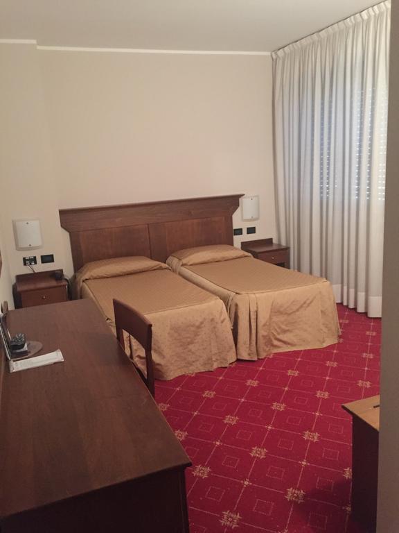 La Pina Hotell Rezzato Eksteriør bilde