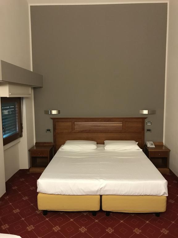 La Pina Hotell Rezzato Eksteriør bilde